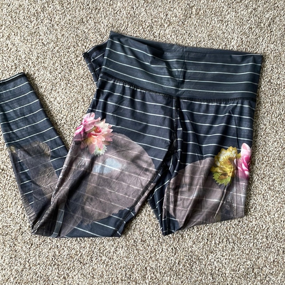 Teeki hot pants